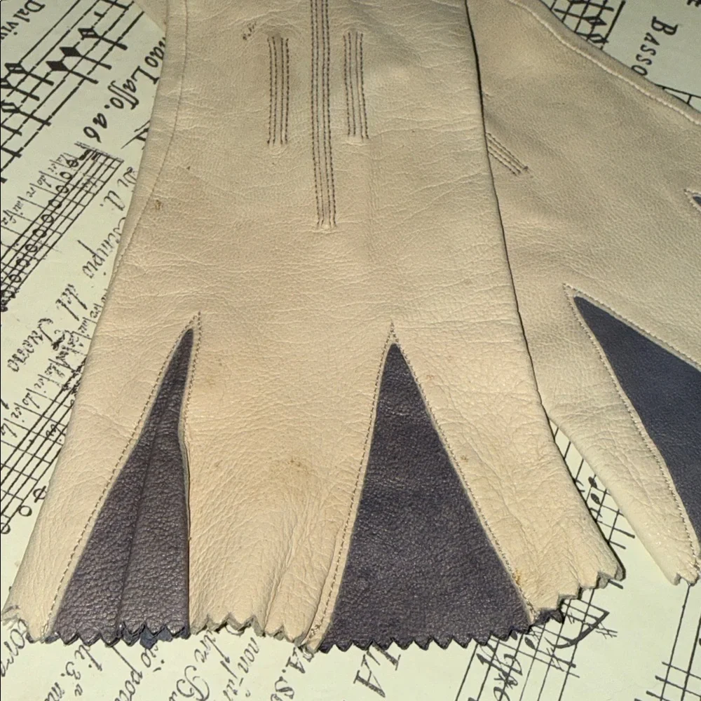 Vintage Cream Leather Gloves SZ Small